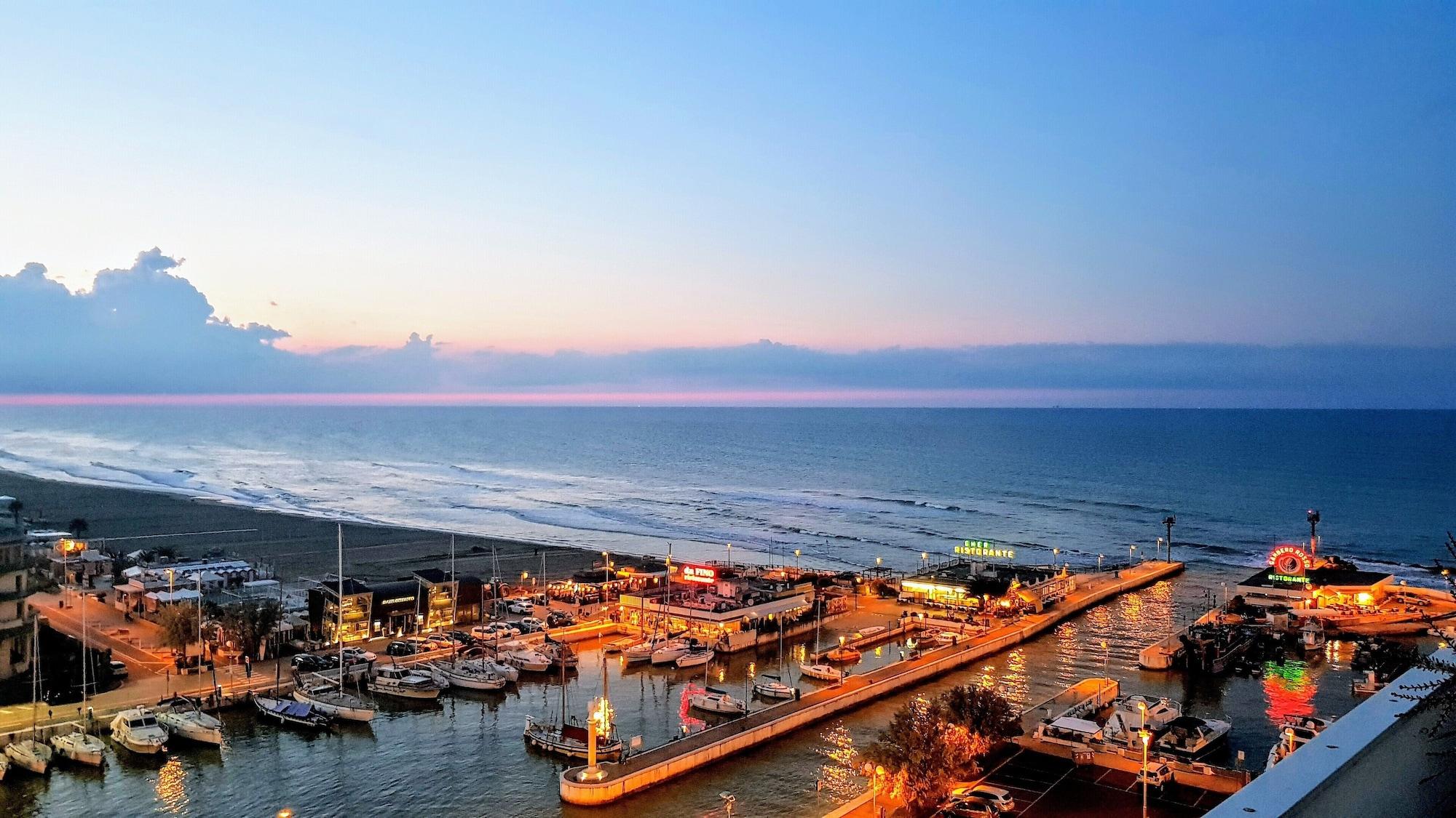 Hotel Nautico Riccione Esterno foto