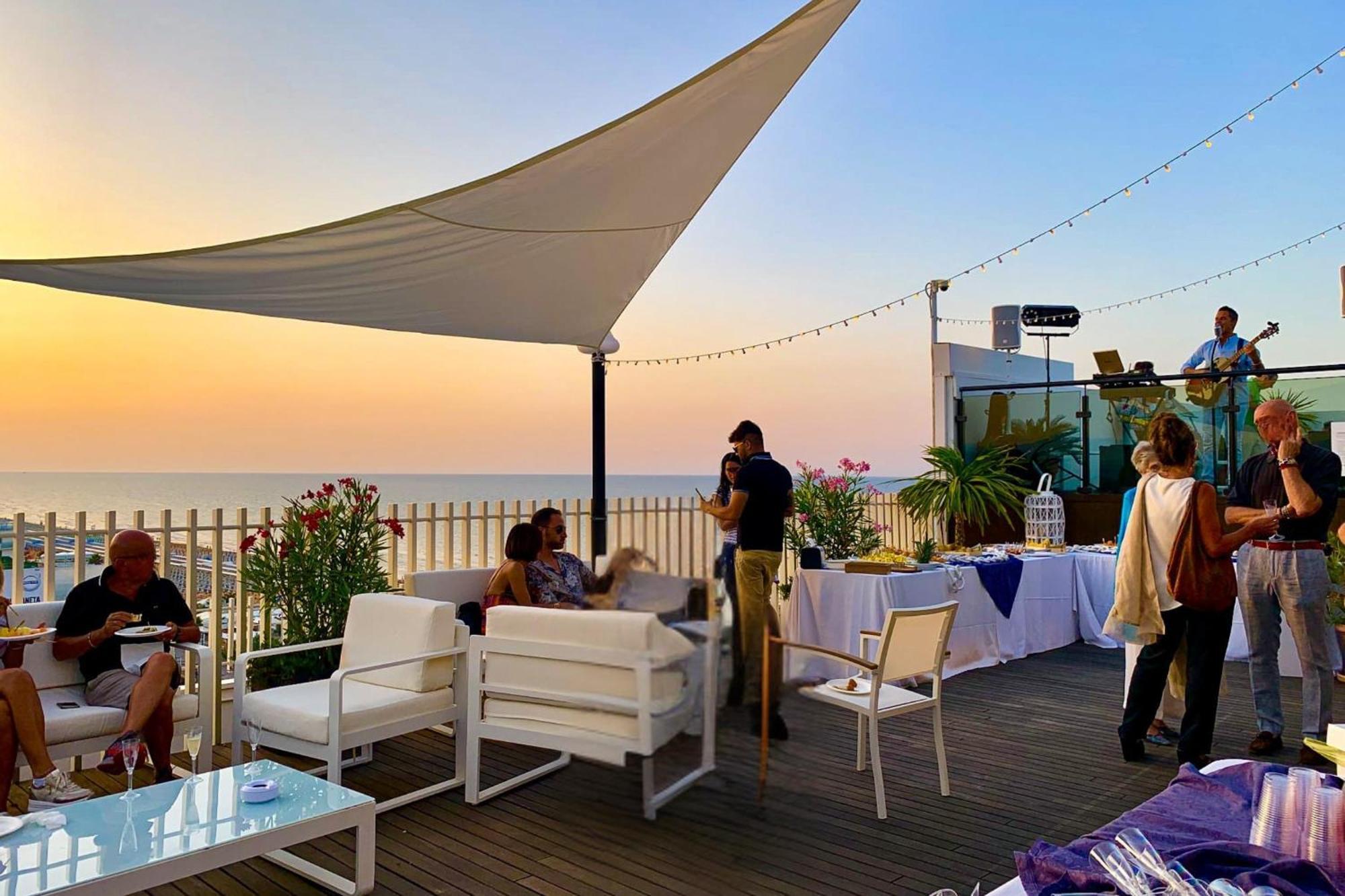 Hotel Nautico Riccione Esterno foto