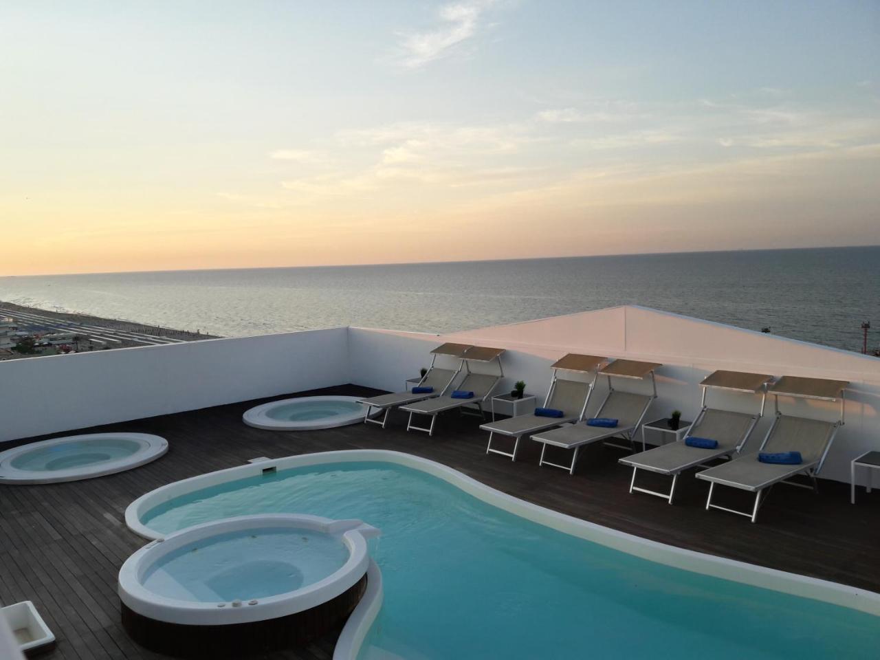 Hotel Nautico Riccione Esterno foto